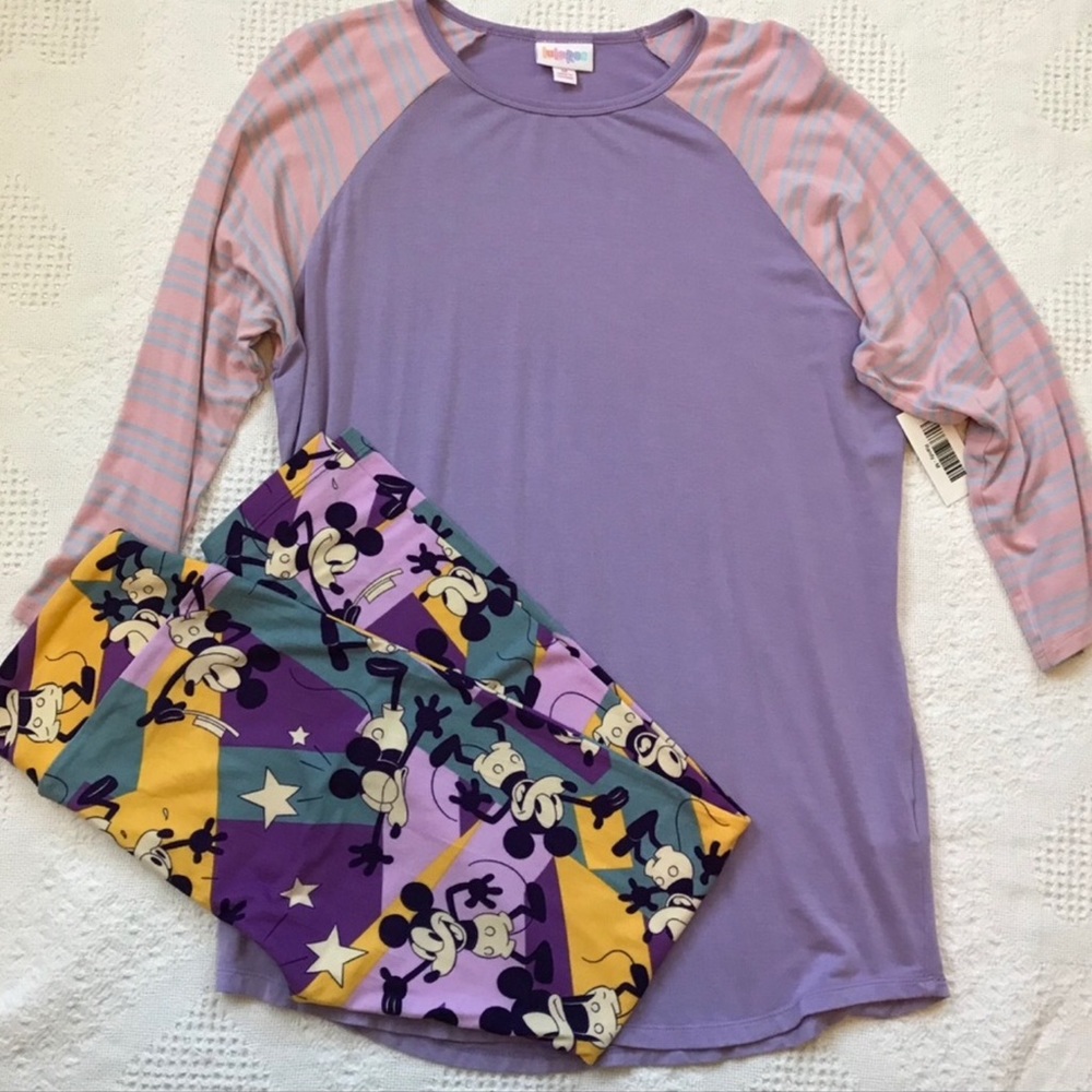 T-shirt with raglan 3/4 sleeves and beautiful pastel colors, spring, Easter